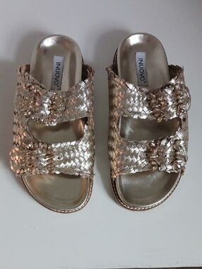 INUOVO GOLD WOVEN W BLING SANDALS.